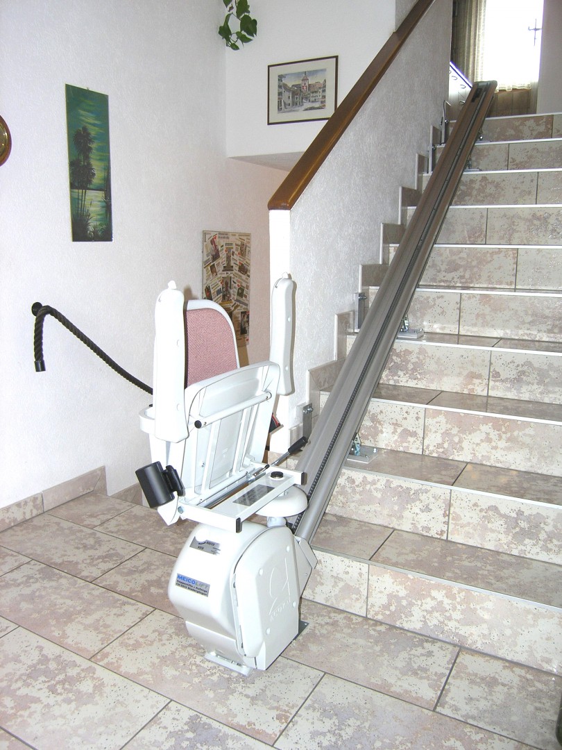 Bildergalerie Sitz Treppenlifte Uber Gerade Treppen Meico