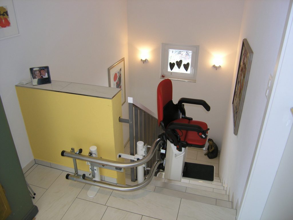 04-Treppenlift-ohne-bohren-Stuetzen-nicht-verbohrt