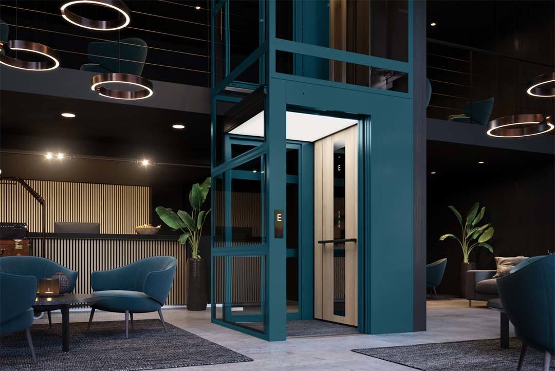 01 Kabinenlift C1 Futura in Hotellobby ohne Unterfahrt Kabinenlift C1 Futura in Hotellobby ohne Unterfahrt
