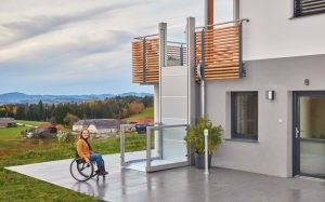 Die obere Etage wurde mit dem Una Porte barrierefrei über die Terrasse erschlossen