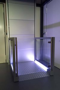 Hier sehen Sie ein Beispiel des Una Porte im Innenbereich mit integrierter LED Beleuchtung