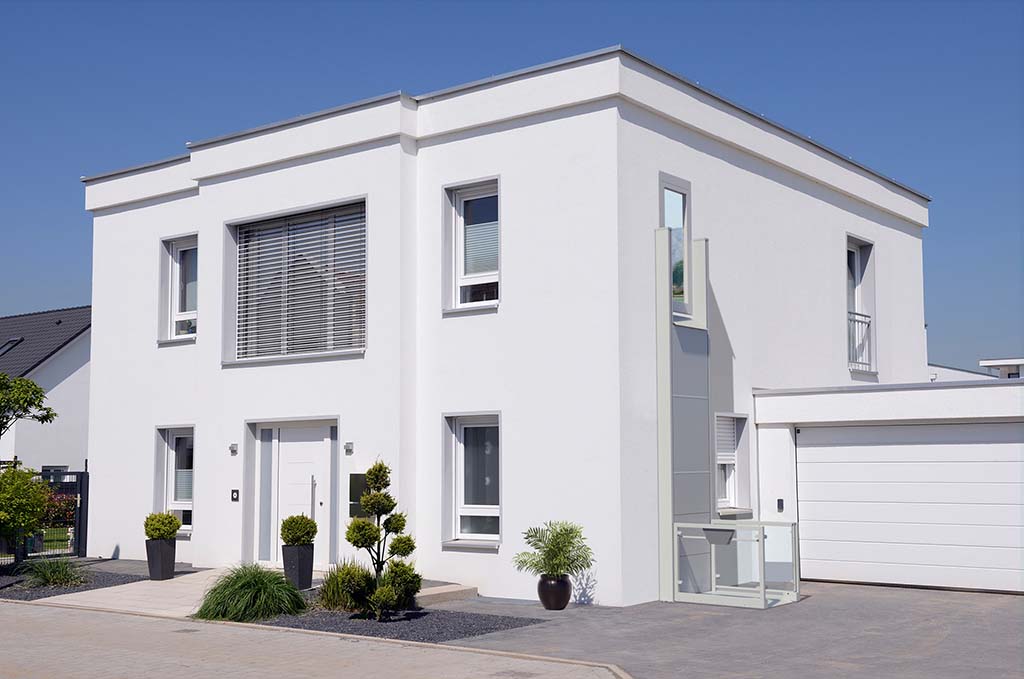 14 Rollstuhl Hebebuehne Una Porte mit Thermotuere Rollstuhl Hebebühne Una Porte mit Thermotüre für direkten Wohnungszugang über die Aussenwand