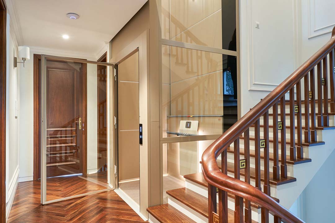 Homelift Cibes Air in Luxusvilla am Genfersee Homelift Cibes Air in einer Luxusvilla am Zürichsee