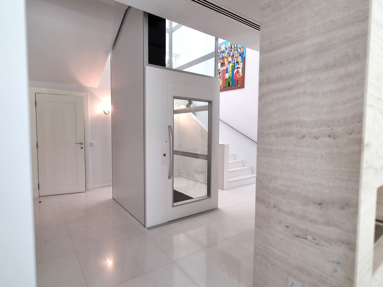 luxus haus lift cibes air Dieser Cibes Air wurde im Neubau eines luxuriösen Hauses eingeplant
